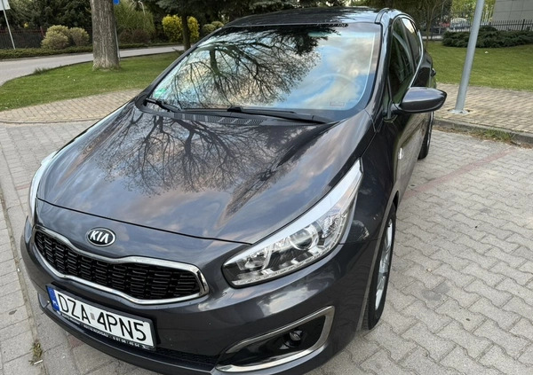 Kia Ceed cena 44800 przebieg: 83000, rok produkcji 2015 z Leszno małe 781